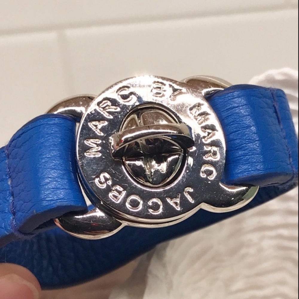 Marc by Marc Jacobs Leather Turnlock Bracelet - Picture 4 of 12